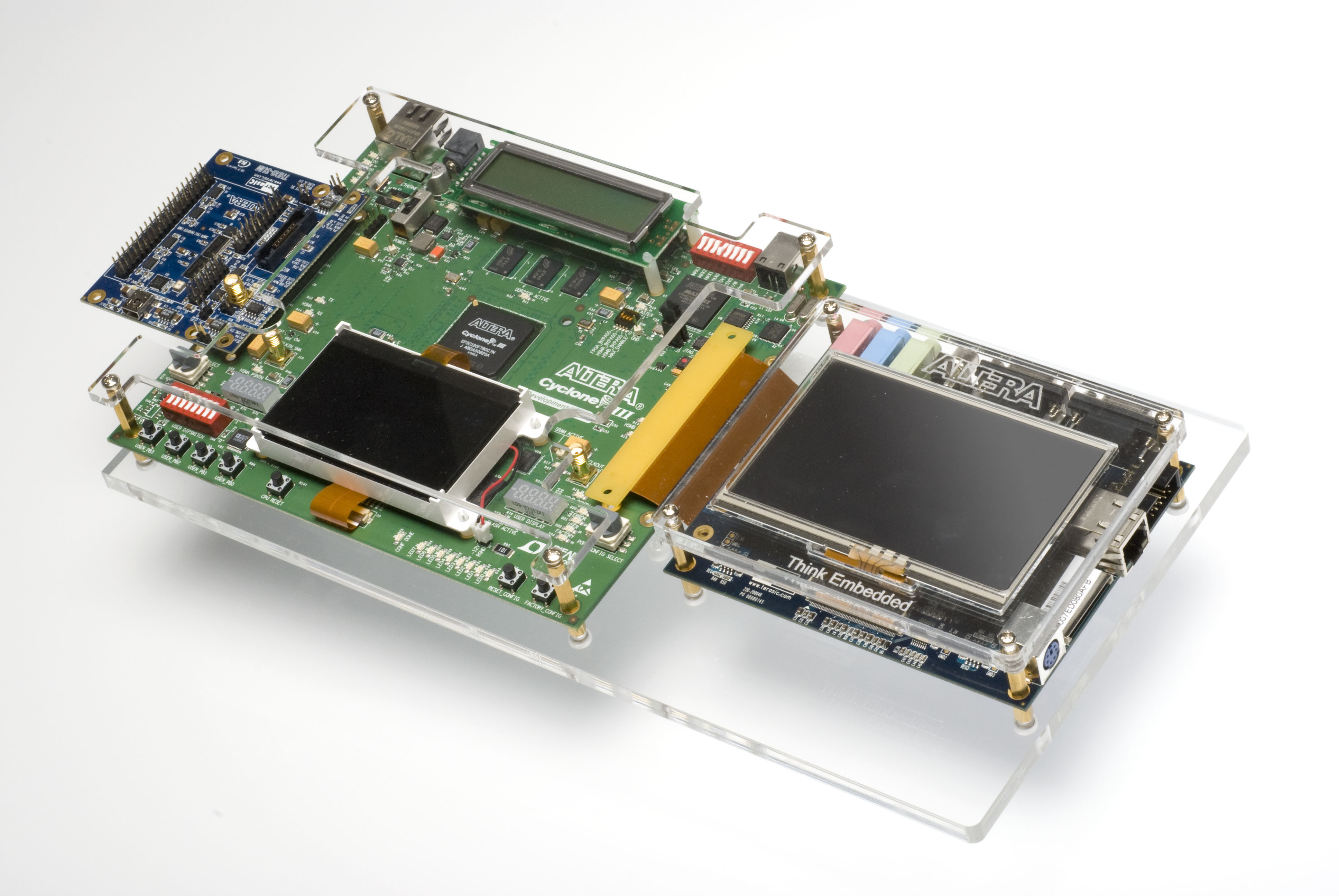 嵌入式開發(fā)商QNX與大連東顯達(dá)成分銷合作協(xié)議